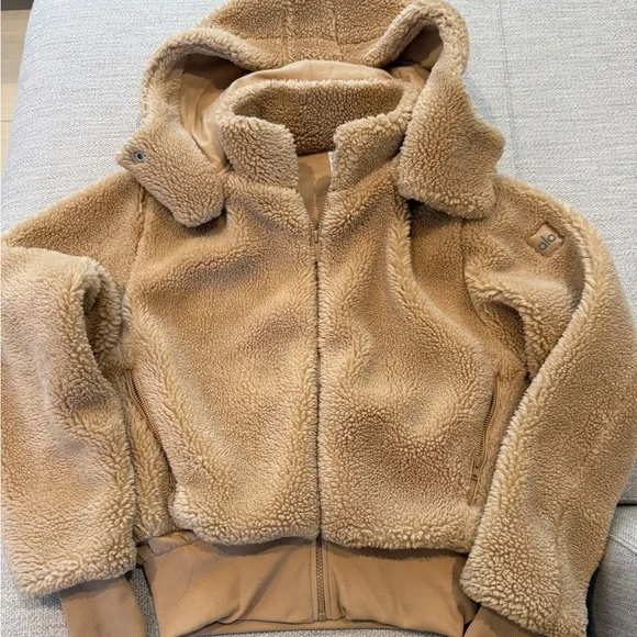 Alo Sherpa Zip Jacket – Tan / Camel - Picture 3 of 10